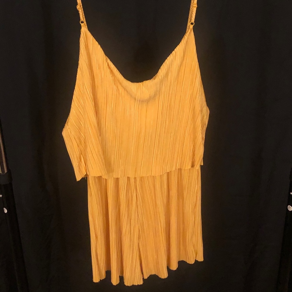 Butter cream silky romper